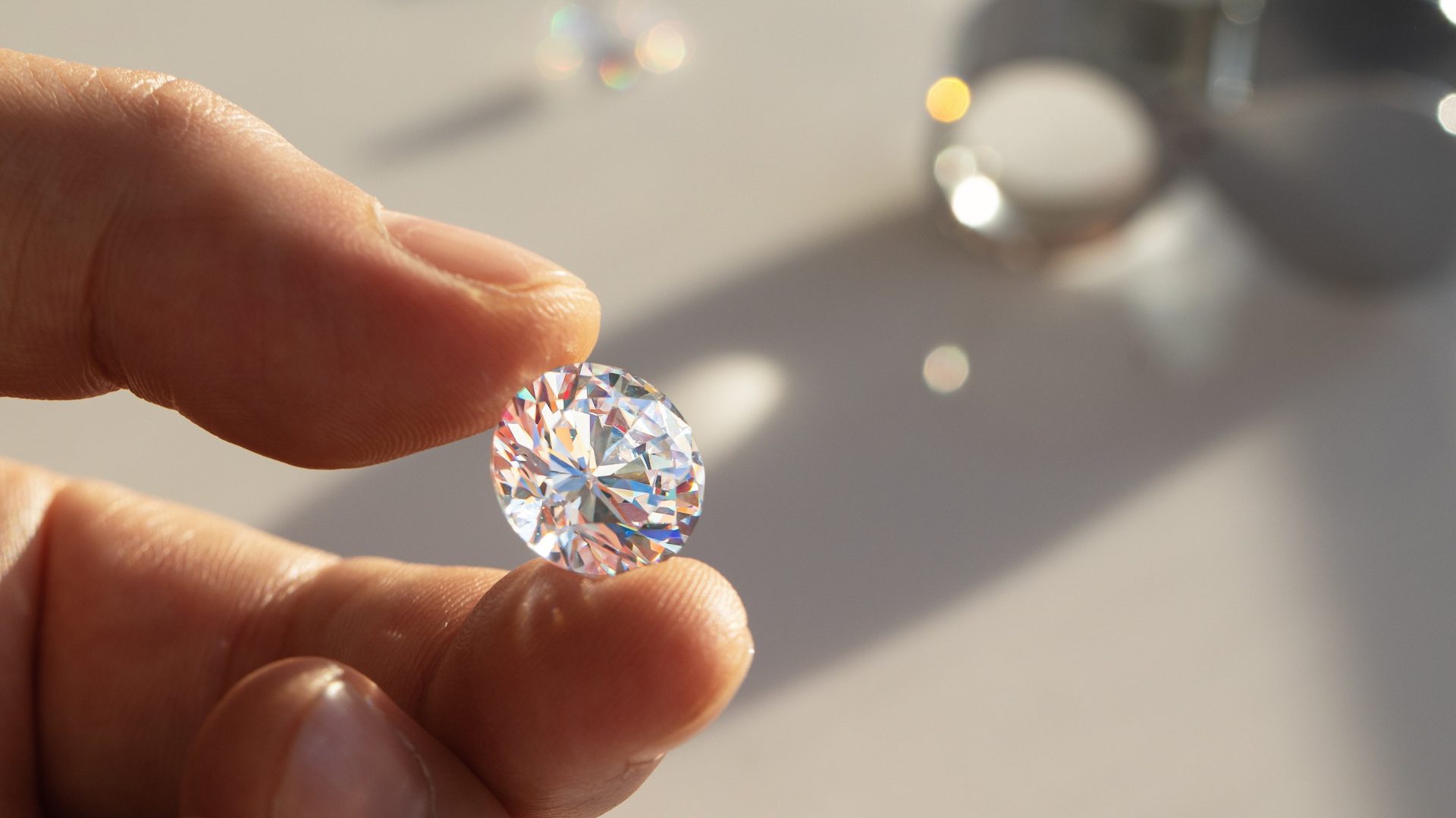 Size Matters: A Guide to Choosing the Perfect Diamond